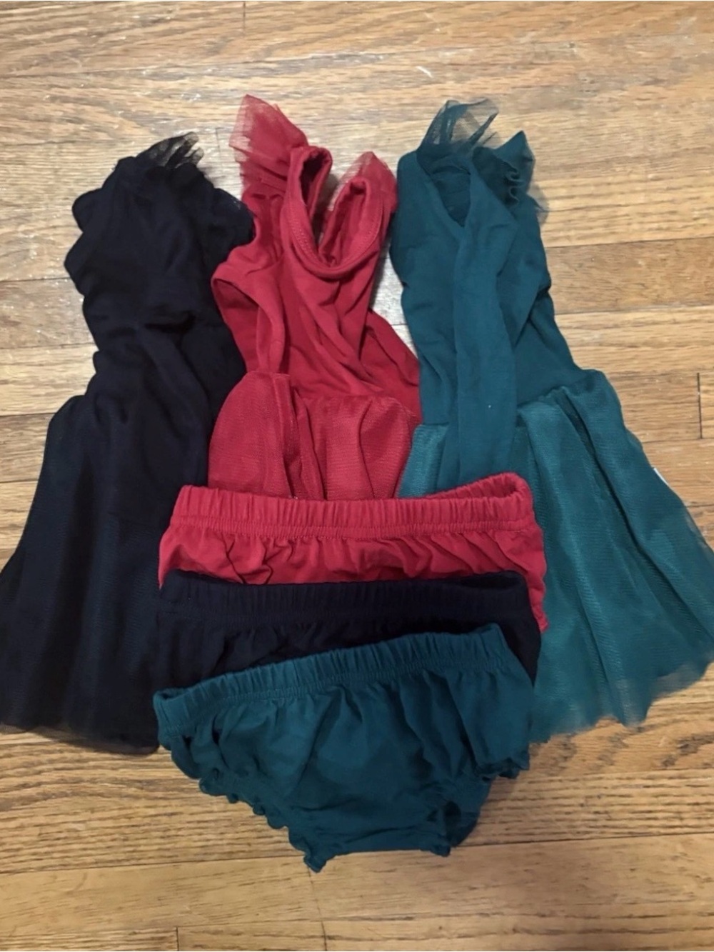 EUC little Sleepies Girls' Twirl dress & Bloomers - Red, green , Black 0-3m